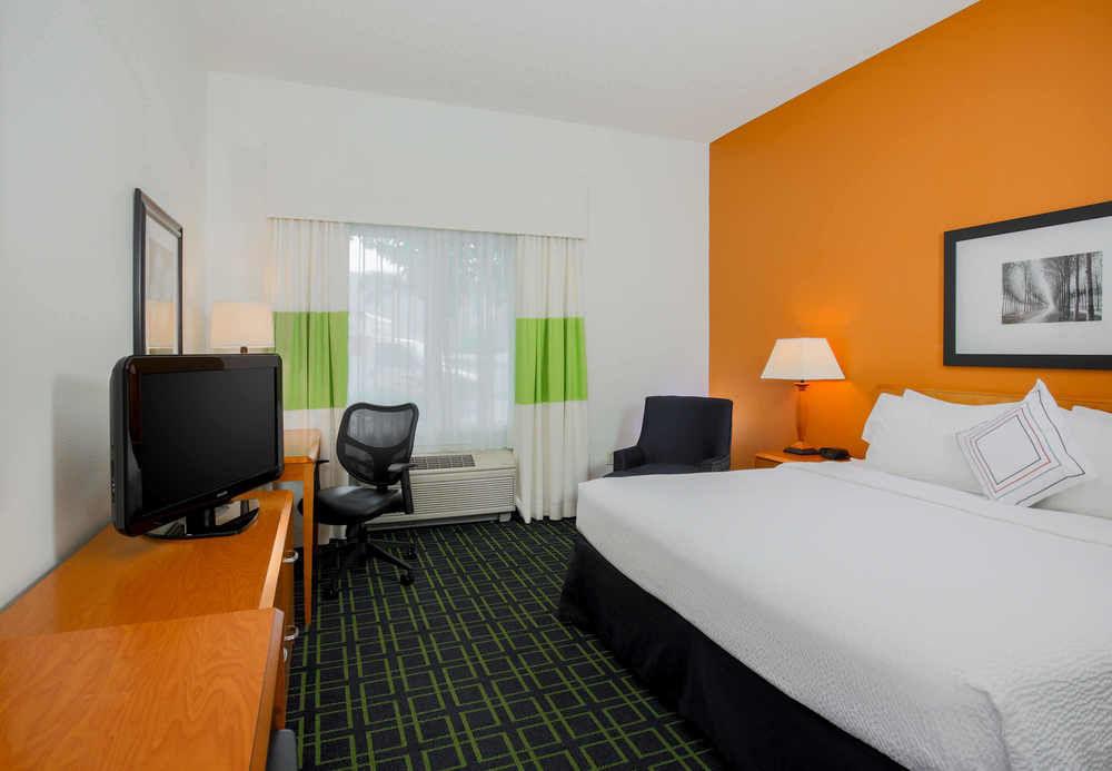 Fairfield Inn & Suites By Marriott Reno Sparks Exterior photo